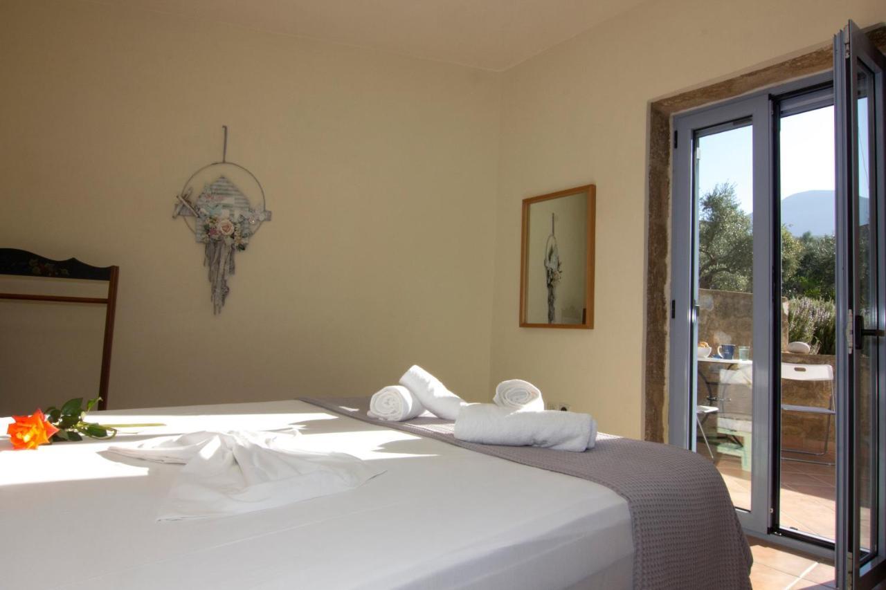 Orfea'S Place Riglia Екстериор снимка
