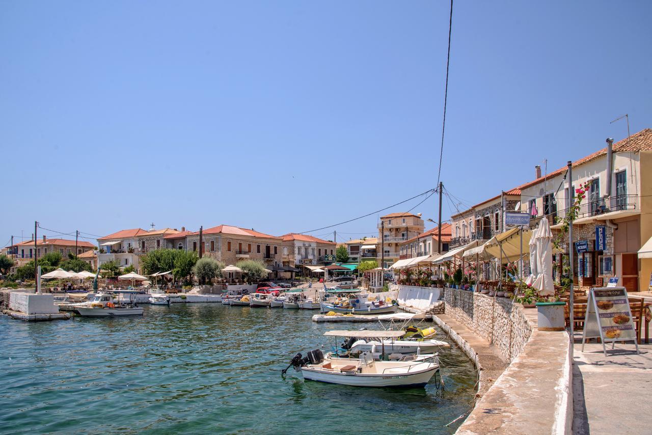 Orfea'S Place Riglia Екстериор снимка